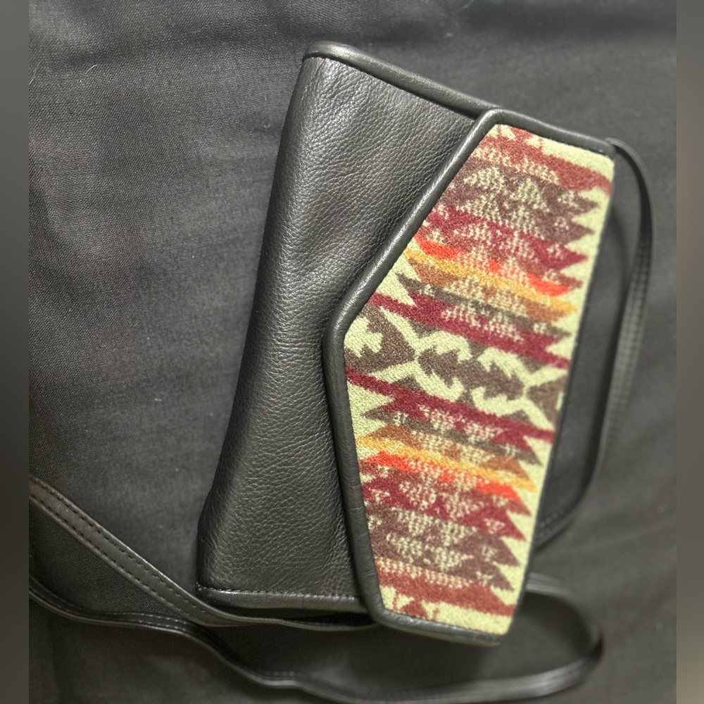 Red Sands Design Southwest Wool & Leather Clutch – boho USA western geometric